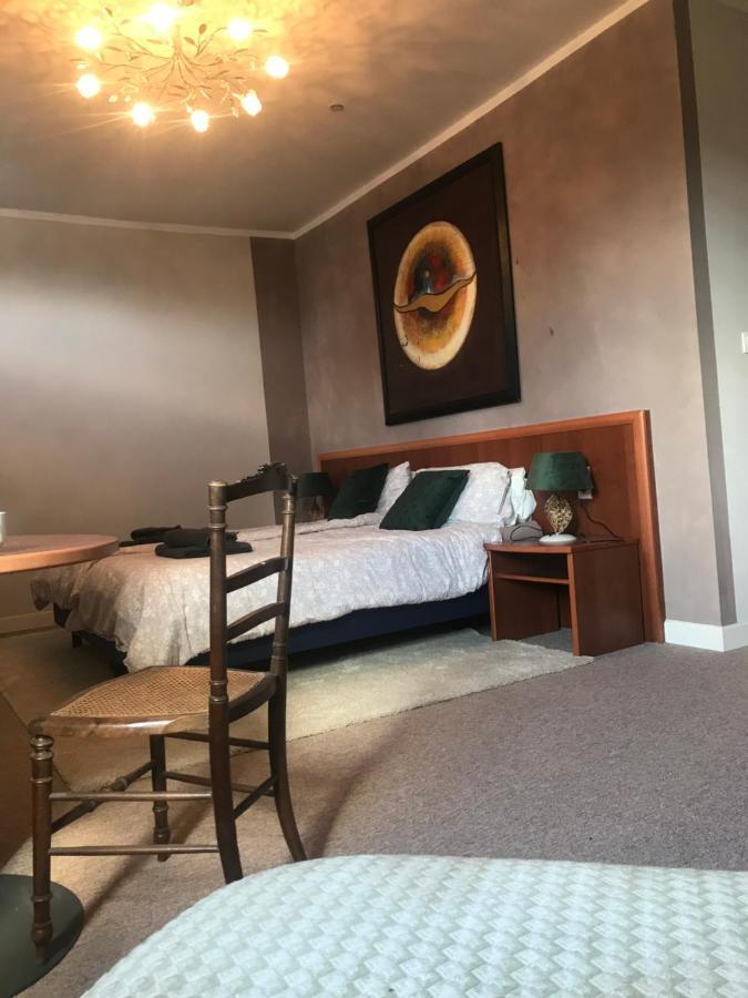 Moon River Chambre D'Hote Saint-Junien Buitenkant foto